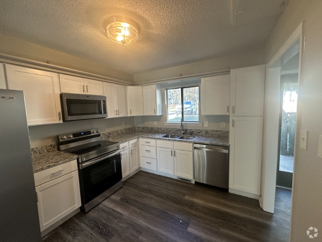 Building Photo - 4720 Walden Pond Dr Rental