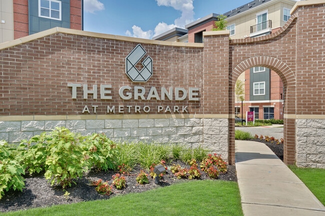 The Grande At Metro Park Apartments For Rent In Iselin Nj Forrent Com The Grande At Metro Park Apartments For Rent In Iselin Nj Forrent Com