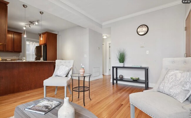Photo - 2015 N Leavitt St Unit 2