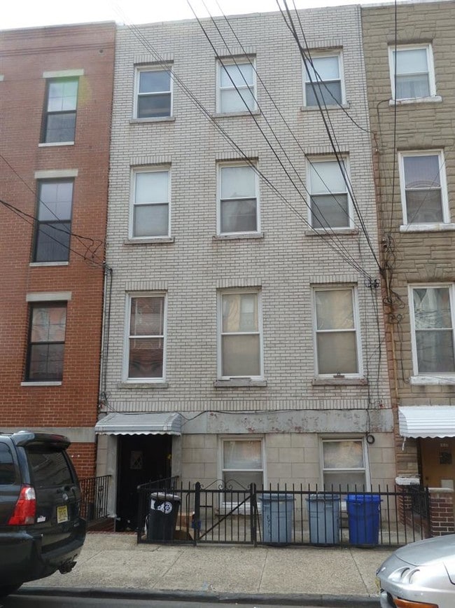 Building Photo - 824 Garden St Unit 4 Rental