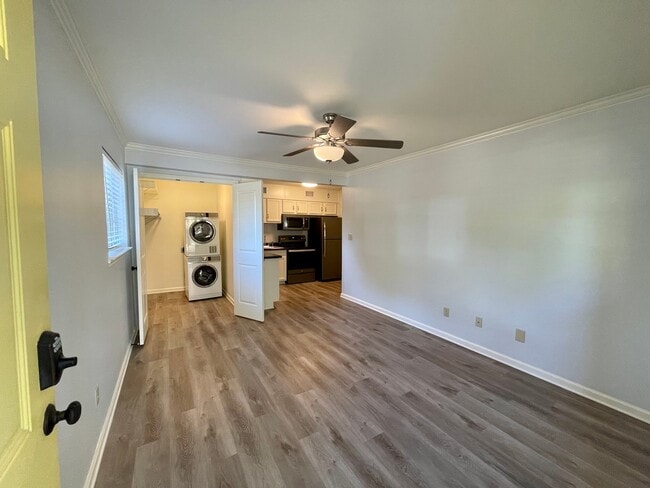 Building Photo - 2200 S Louisiana St