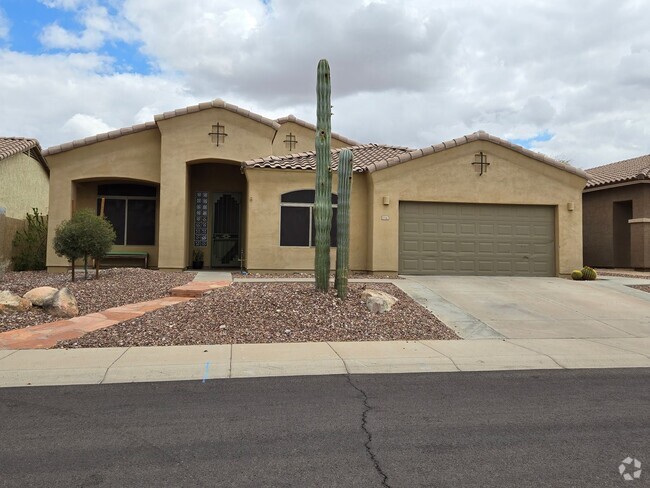 Building Photo - 3 Bedroom, 2 Bath with Den Available Now! Rental