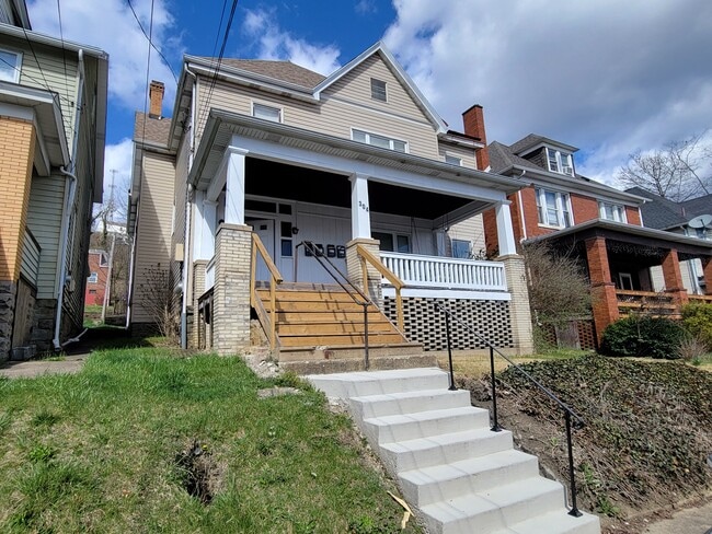 Building Photo - 304 7th Ave Unit 3 Rental