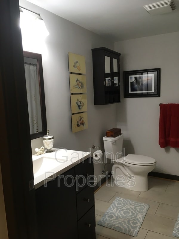 Photo - 110 Campbell Ave SE