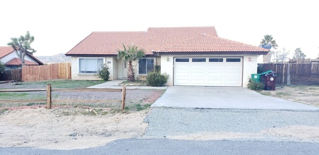 Photo - *DO NOT DISTURB TENANTS- 4 bedroom 2 bath home w/POOL!!