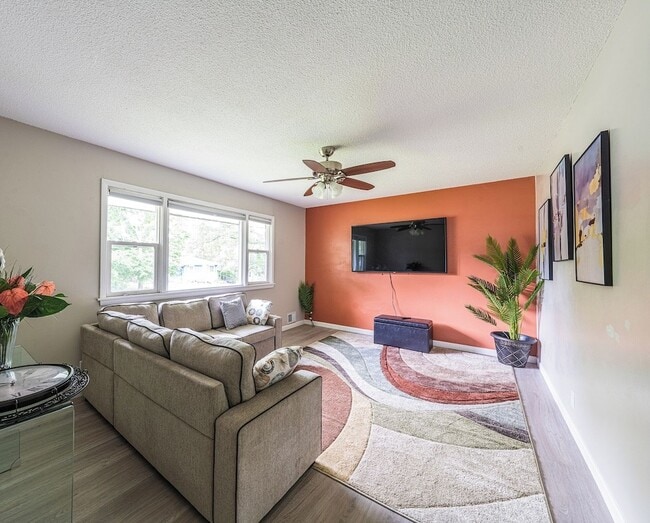 Photo - 4241 2nd St NE