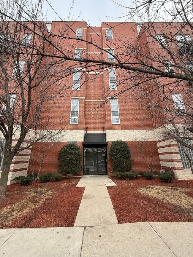 Building Photo - 949 N Willard Ct Unit 304