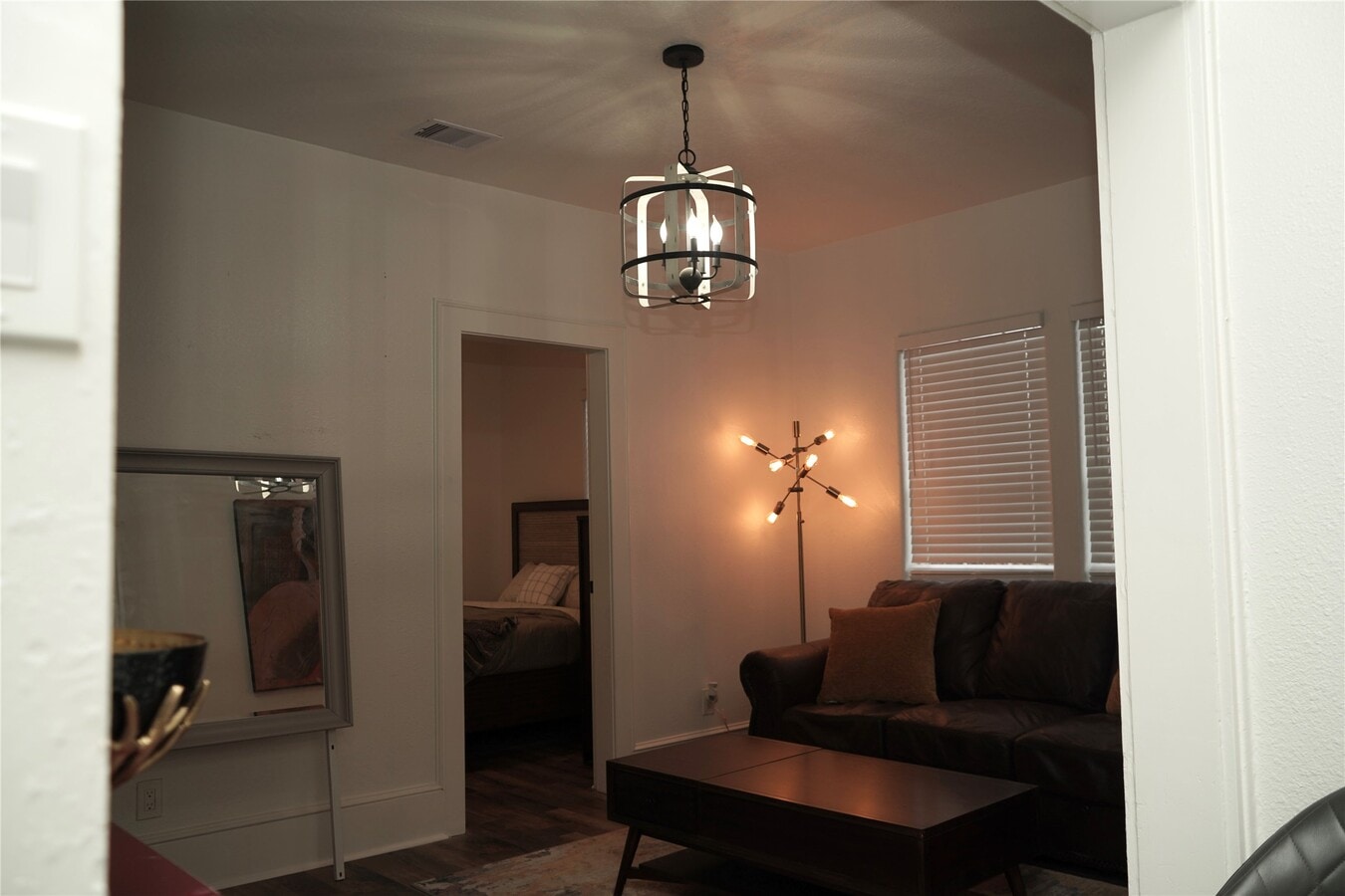 Photo - 2516 Isabella St