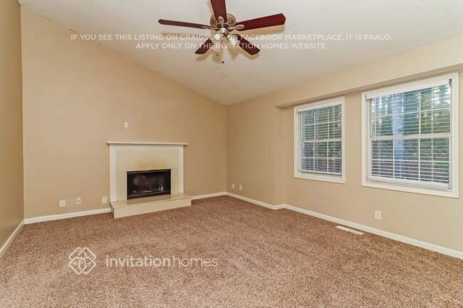 Photo - 1965 Sandcreek Dr SW