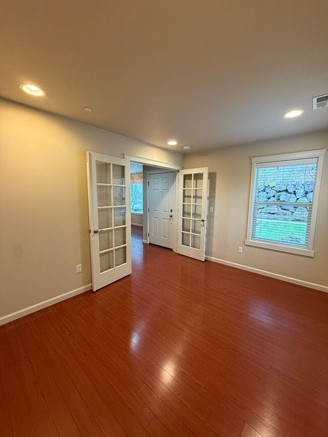 Photo - 1204 Burnside Pl