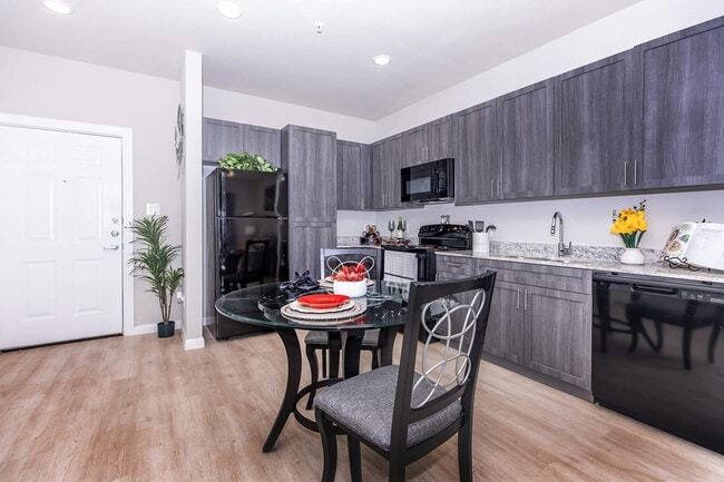 Building Photo - Where Home Meets Lifestyle Unit AALY
