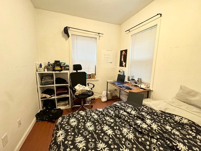 Photo - 93A Hillside St