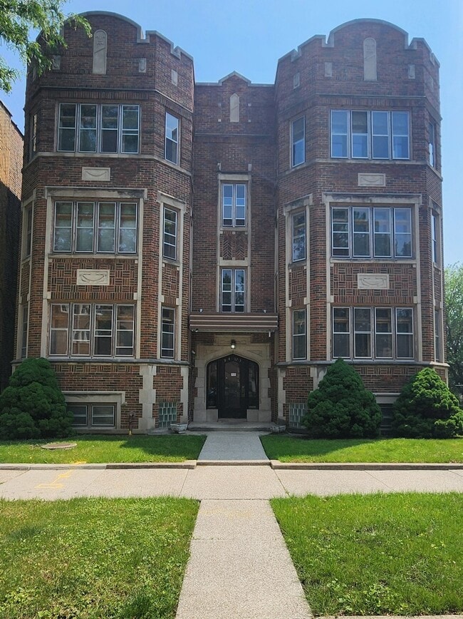 Building Photo - 9243 S Laflin St Rental