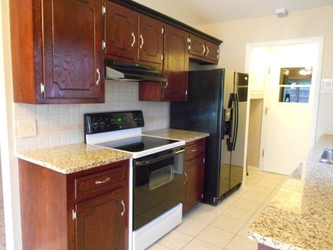 Photo - 305 NE 46th St