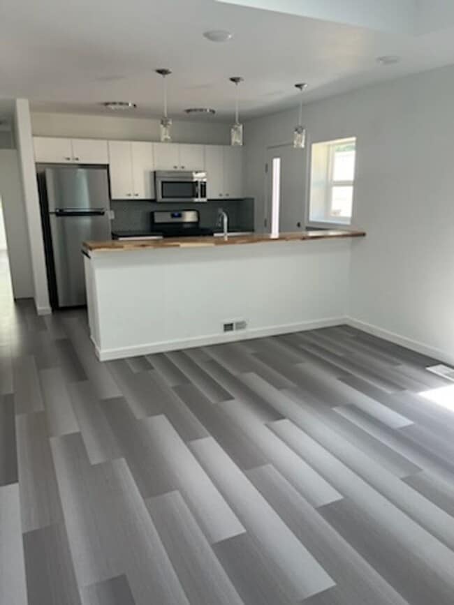 Photo - Temp 237 Unit 2