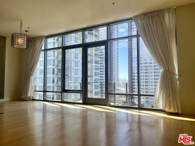 1100 S Hope St Unit 1704