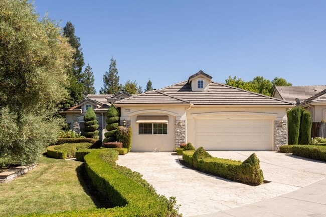 Photo - 1120 E Sawgrass Ave
