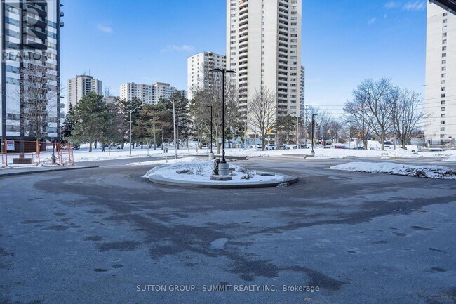 Photo - 11 Wincott Dr Unité 1003