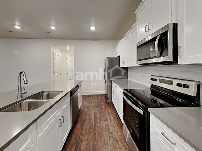 Photo - 6658 Spriggel St