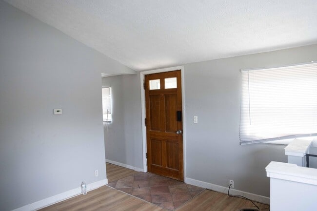34 E Maynard Ave