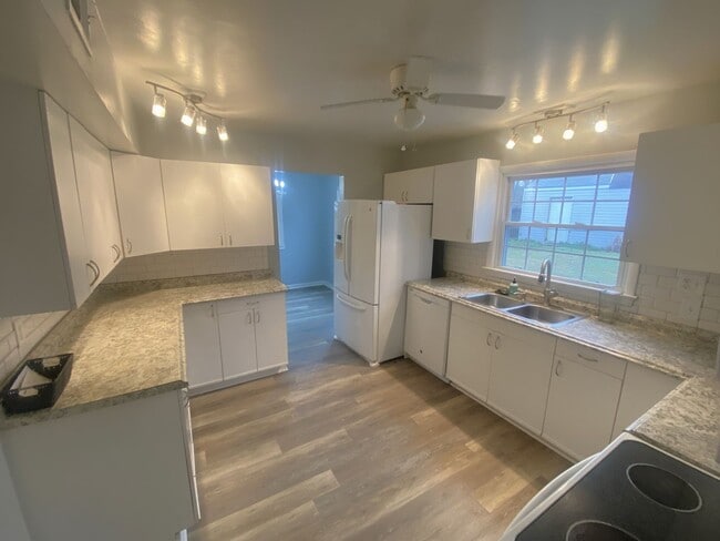 Photo - 8225 Tabor Ct