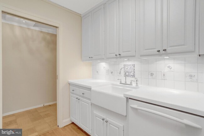 Building Photo - 3800 Fairfax Dr Unit 509 Rental
