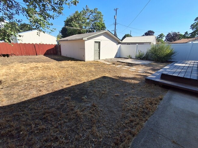 Photo - 203 W Amherst Ct