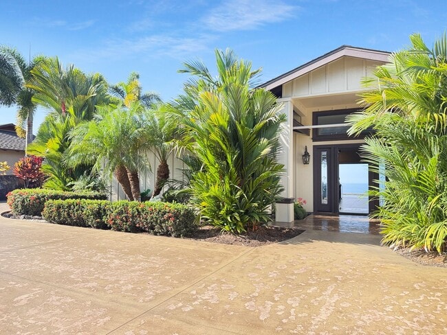Photo - Kona Vistas 3 bedroom 2.5 bath fully furnished home with a pool & office