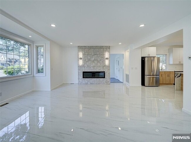 217 Heywood Ave