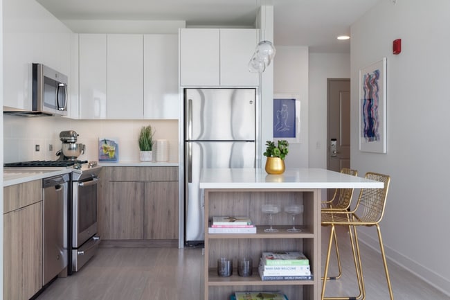 Photo - 2357 N Lincoln Ave