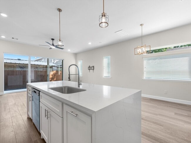 Photo - 603 N Milby St