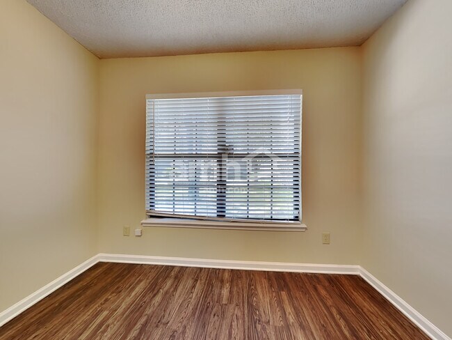 Photo - 7568 Deer Cove Ln