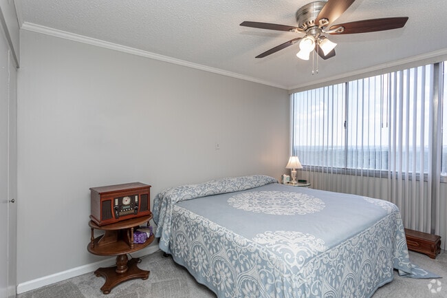 2BR, 2BA - Cambridge - 1365 SF - The Lakewood House Apartments