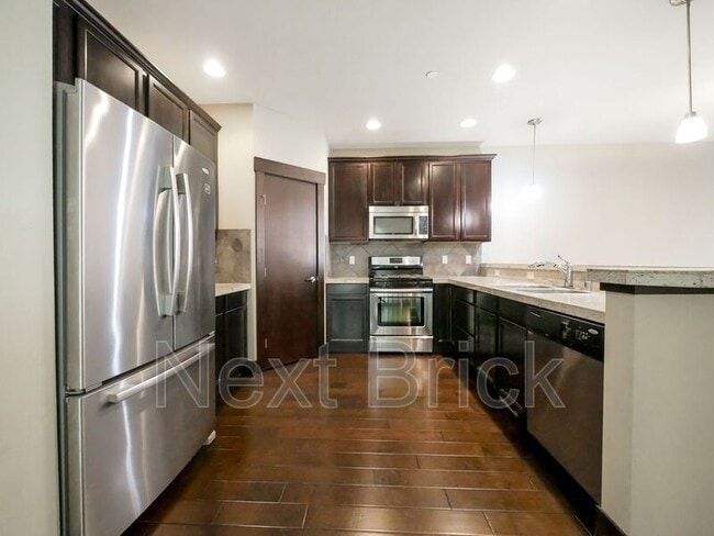 Photo - 3911 NE 3rd Pl