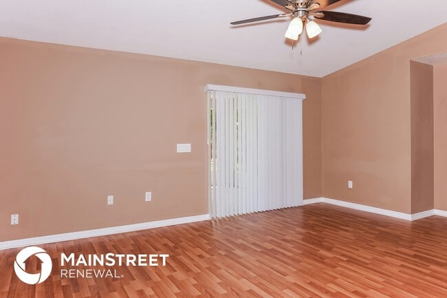 Photo - 225 Gordon Rd NW