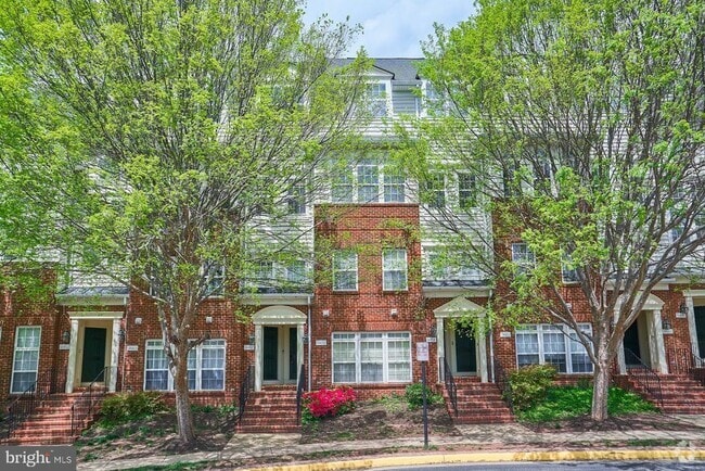 Building Photo - 14456 Village High Street Rental
