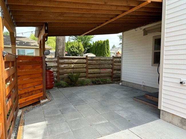 Photo - 330 NW 95th St
