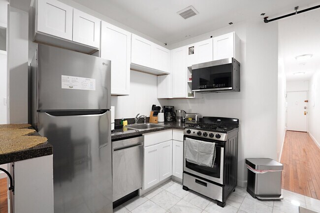 Photo - 317 E 75th St Unidad ID1032001P