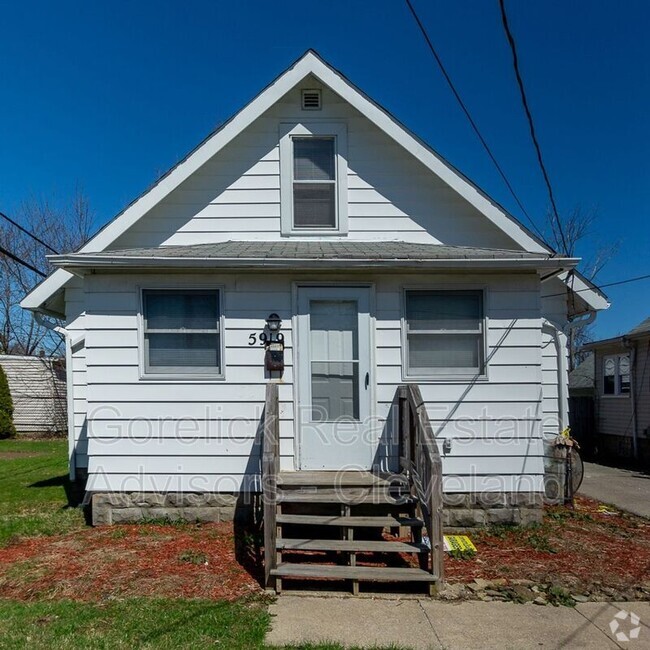 Building Photo - 5919 Maplewood Rd Rental