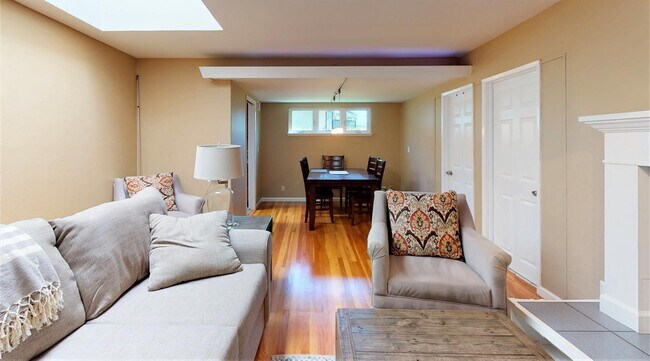 Photo - 3856 Dunford Way