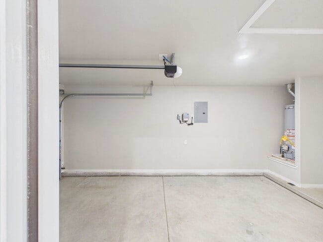 Photo - 4712 Hinson St