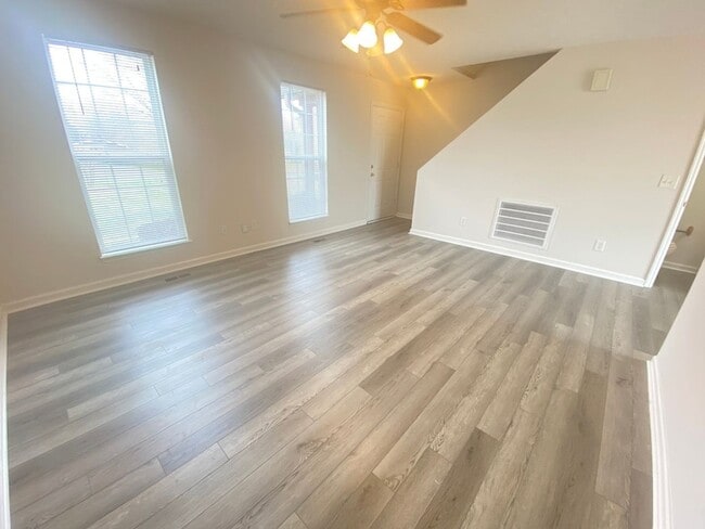 Photo - 706 Vincent-Cason Ave