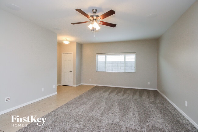 Photo - 900 Leadwood Ave