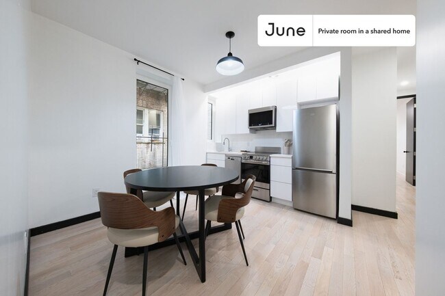 Room in Shared 4 bed/2 bath home in Ditmas Park