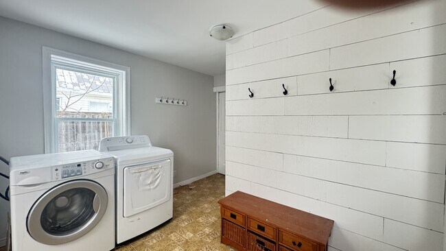 Photo - 424 St Lawrence St