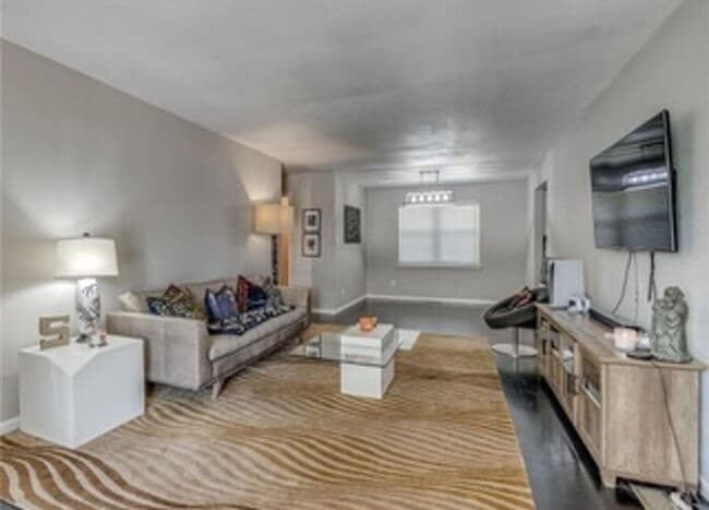 Photo - 3 Bed 1.5 Bath 2 Car Garage -Casady Hills ...