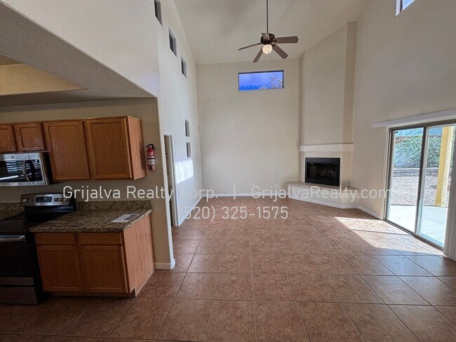 Photo - 1415 E Lester St Unit 02