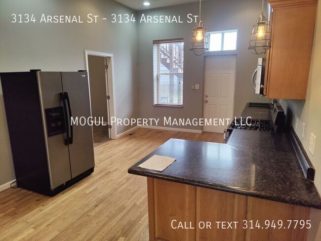 Big Bright Open Floorplan - 2 Car Garage A... - Big Bright Open Floorplan - 2 Car Garage A... Apartment Unit 3134 Arsenal St