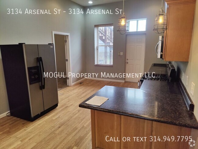 Building Photo - Big Bright Open Floorplan - 2 Car Garage A... Unit 3134 Arsenal St Rental