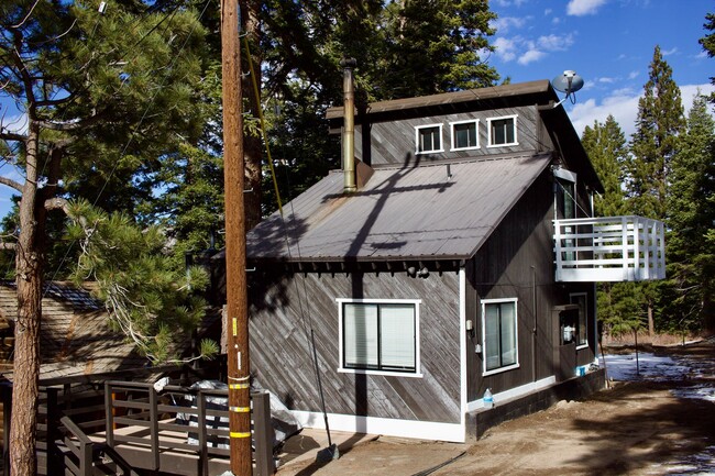 Charming 2 Bedroom, 1 Bath Private Single-... - Charming 2 Bedroom, 1 Bath Private Single-... House
